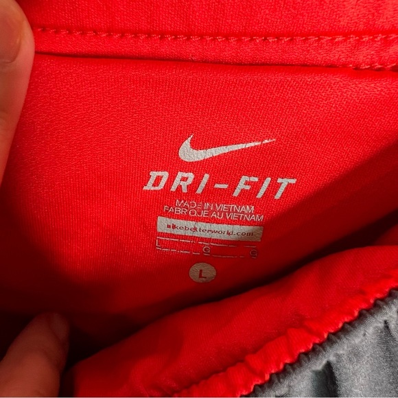 Nike Men’s Dri-Fit Shorts Gray and Red - Picture 7 of 9